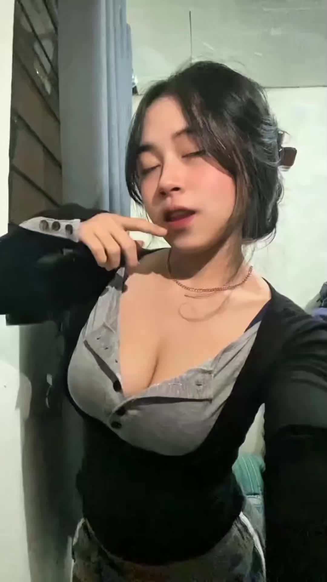 @Larasss.