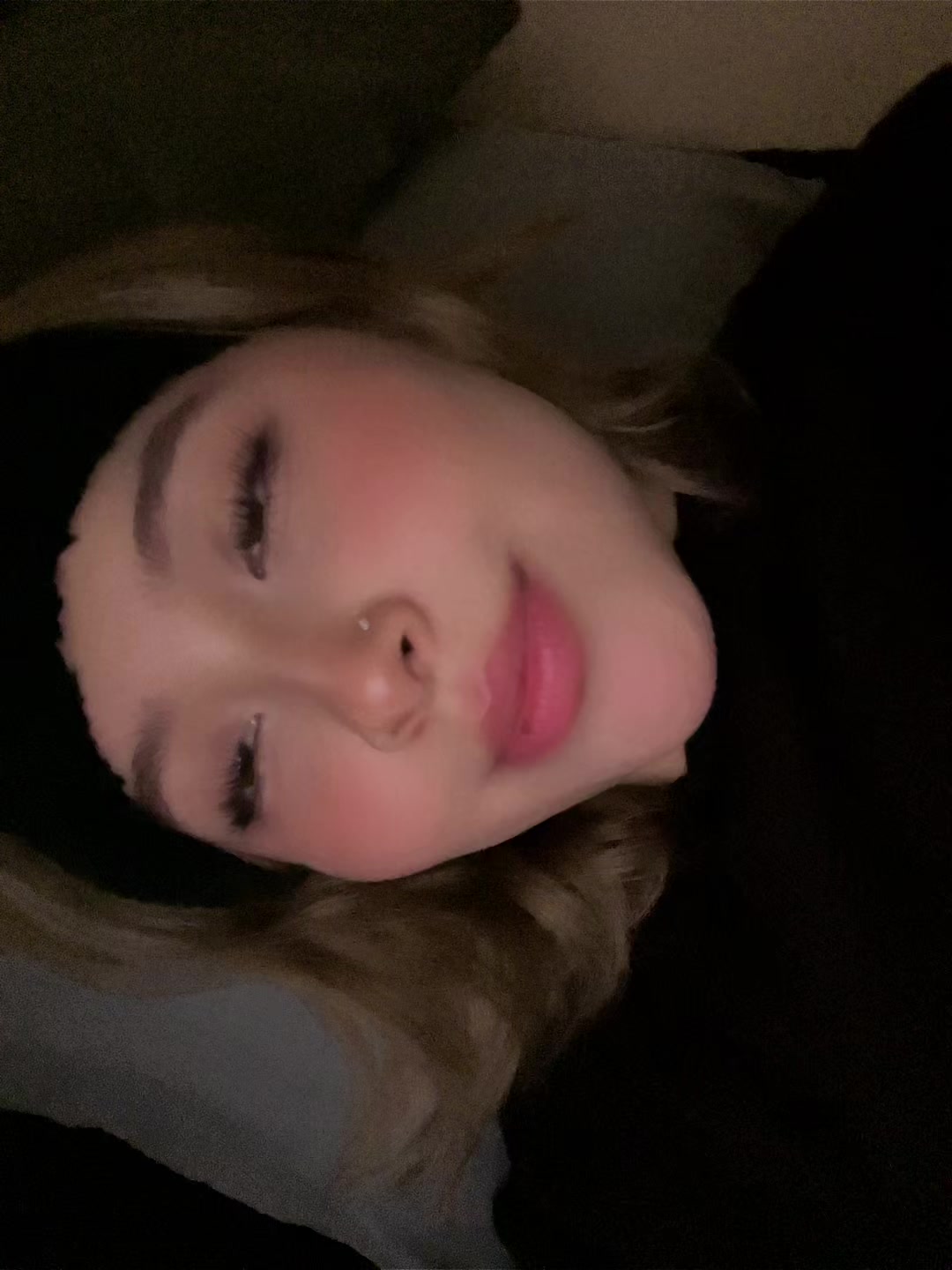 @🧘🏼&zwj;♀️