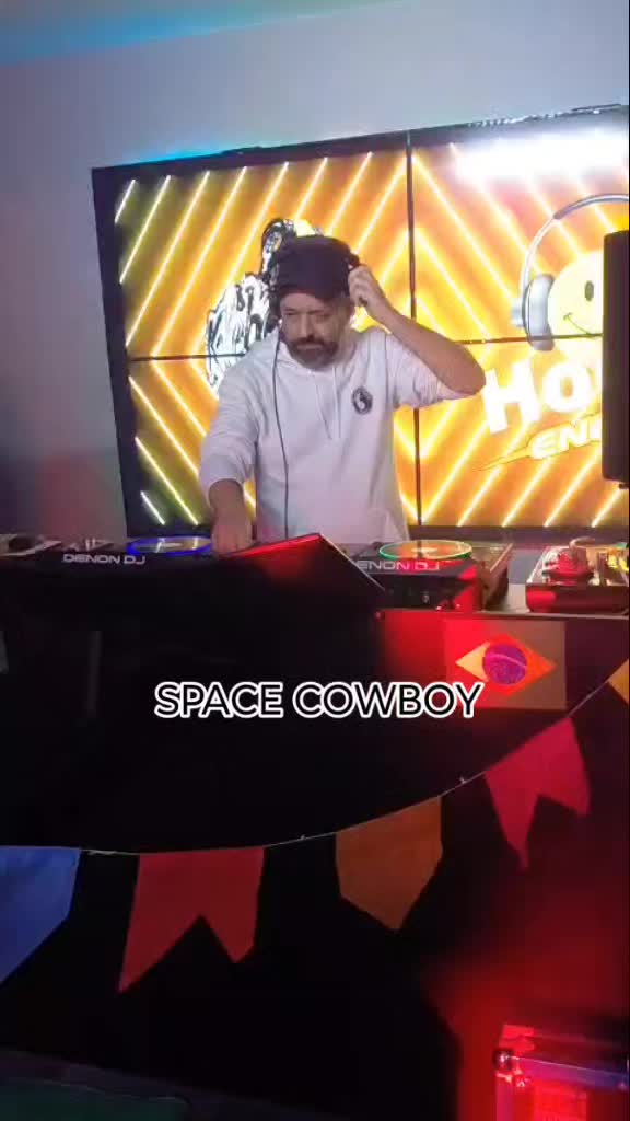 @DJ K