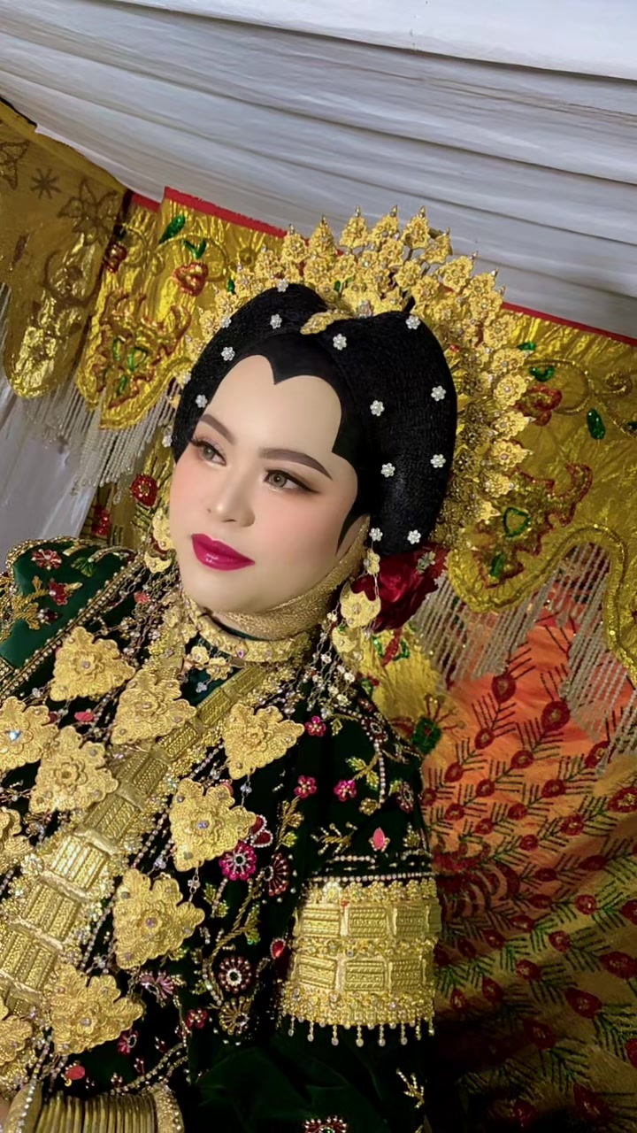 @hermawatimakeuphairdo,MUABone
