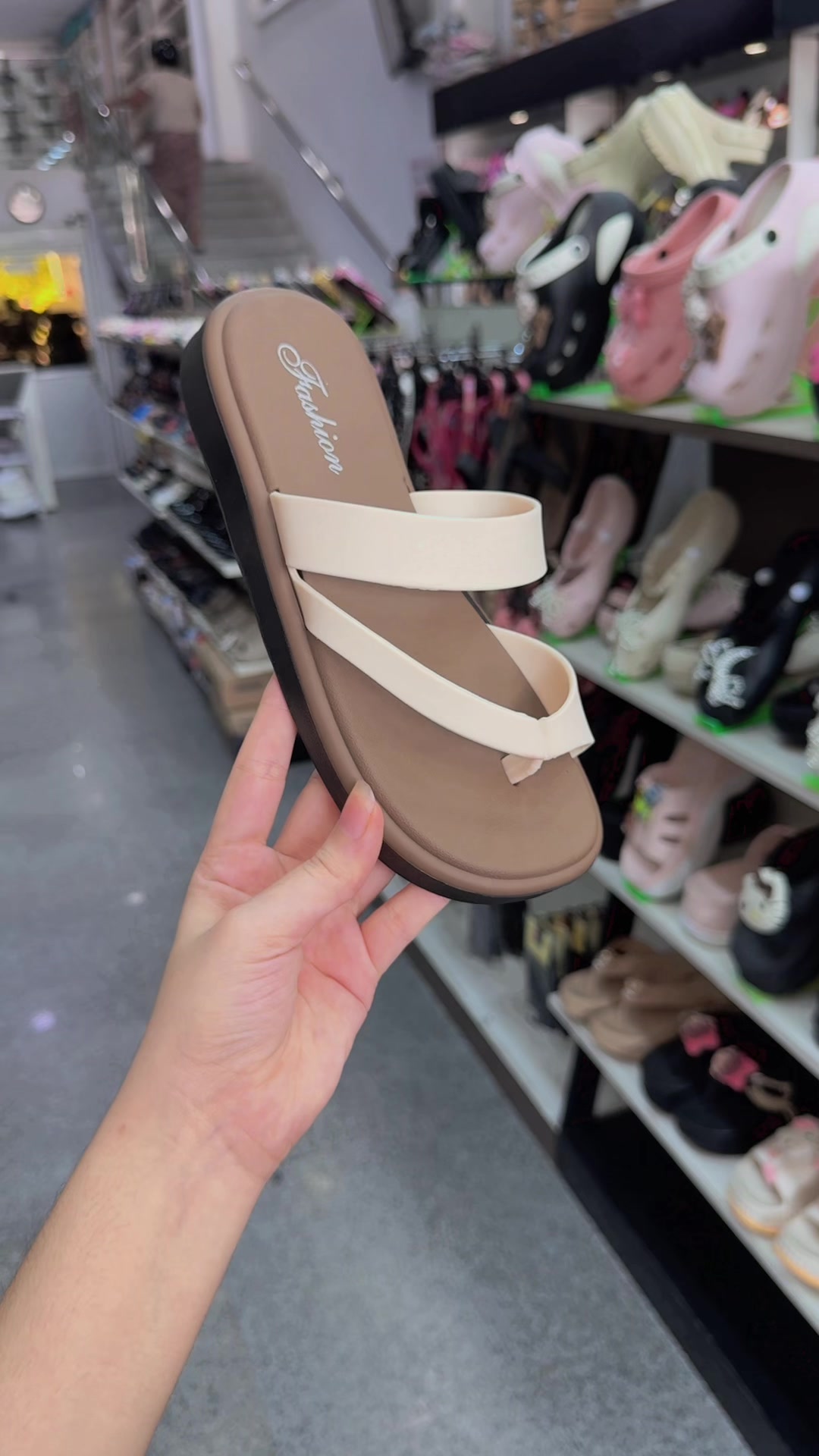 @Cherry Shoe Store
