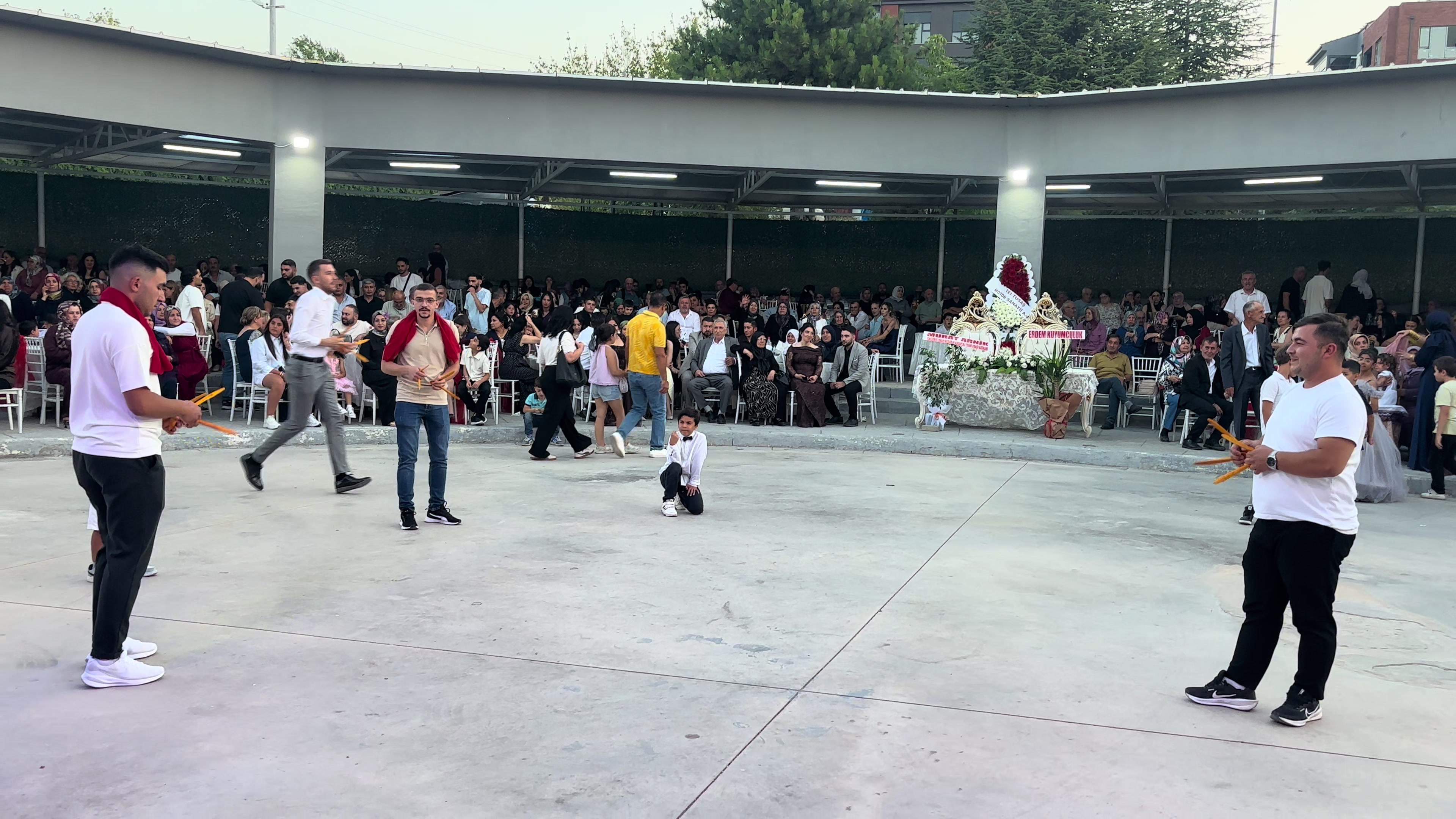 @Güray Baharlı