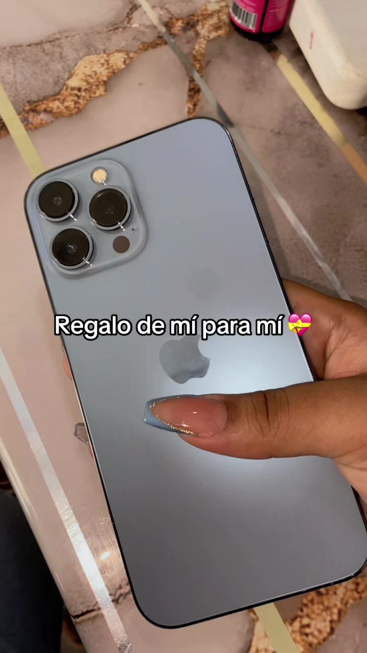@Anyara_brito