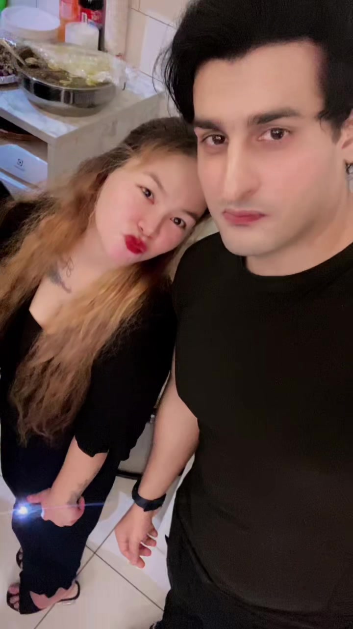 @𝓗𝓪𝓷𝓭𝓼𝓸𝓶𝓮 𝓑𝓾𝓽𝓽 🇵🇰