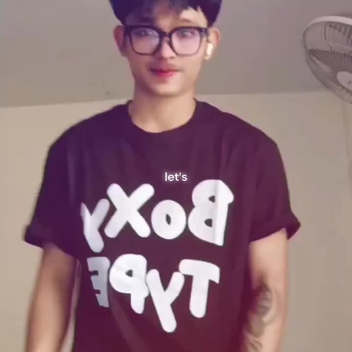@Aungᥫ᭡ :)🍓✨🐝