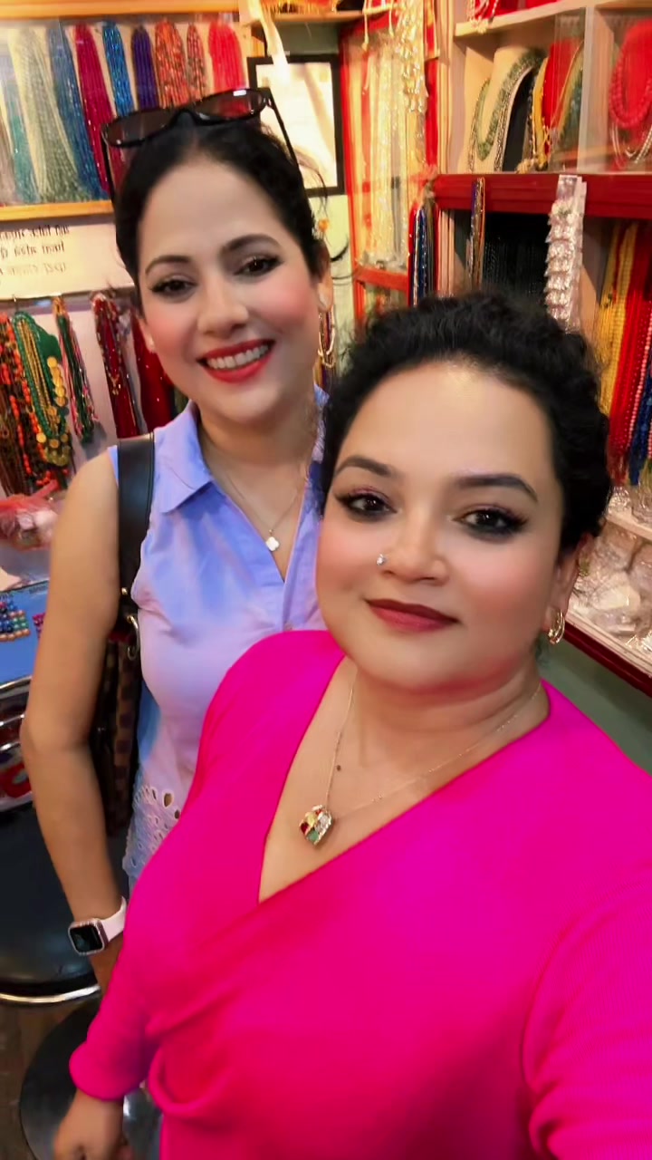 @🧿Divya thakuri 🧿( designer )