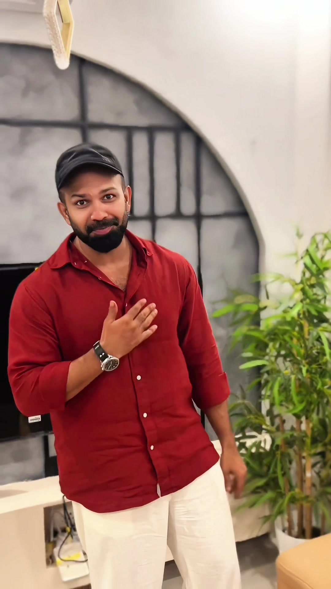 @👑തൊപ്പിക്കാരൻ👑
