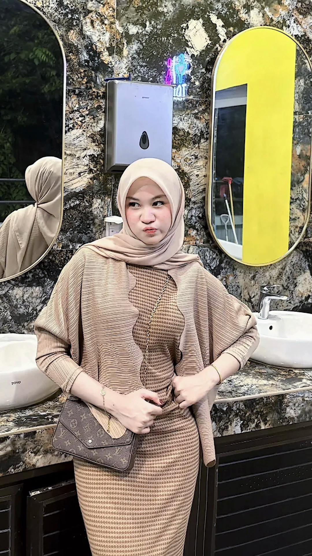 @anniputri5