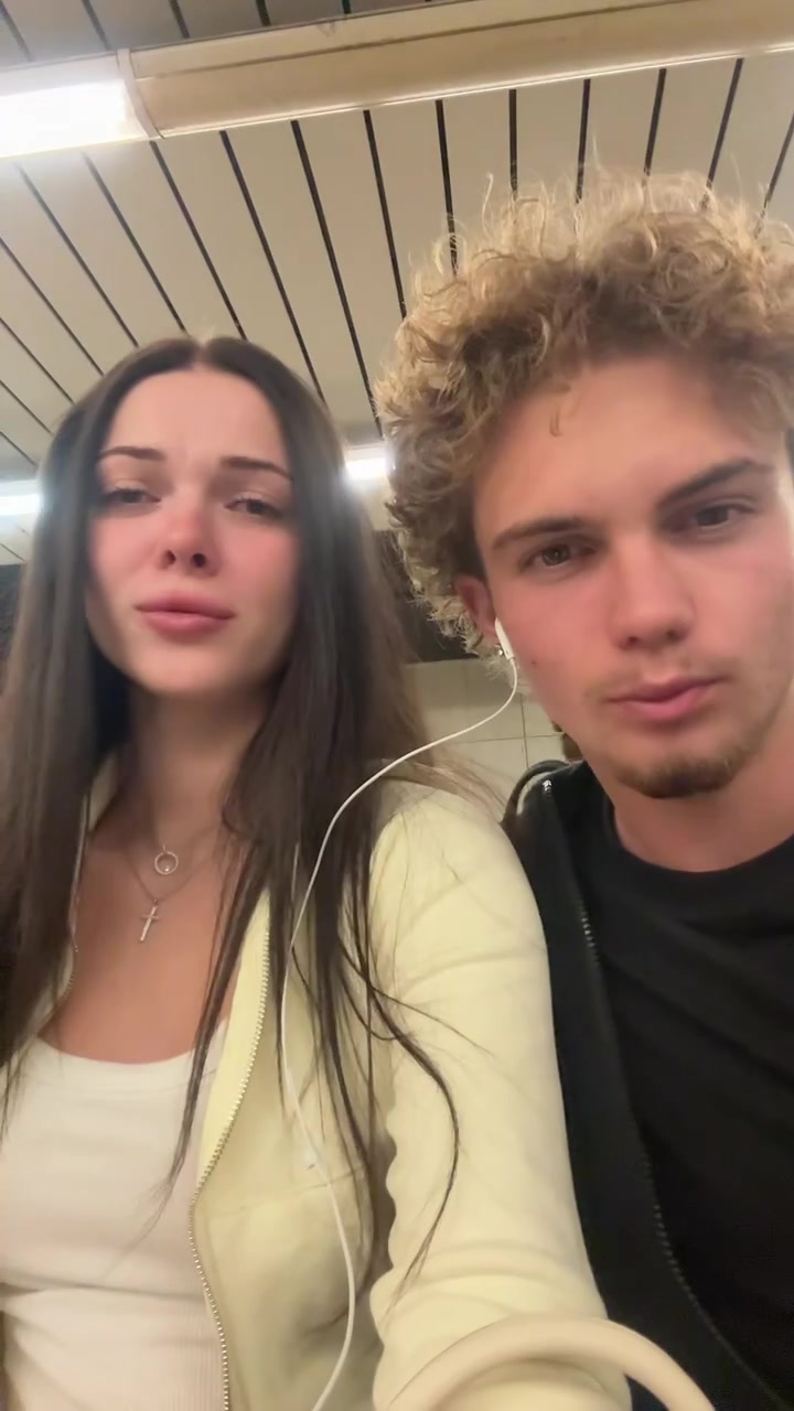 @Sqwimeee