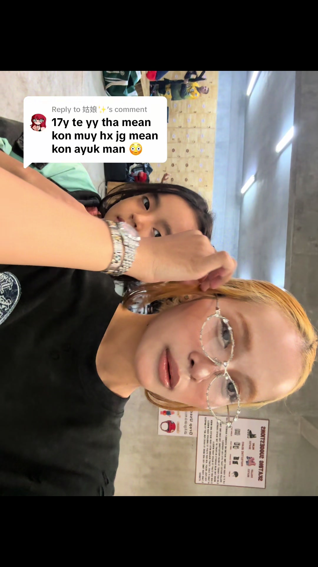 @Betsy Bombastic - ប៊េតសុី