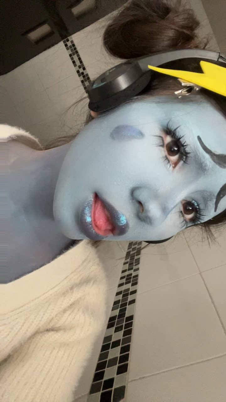 @vanecuab_