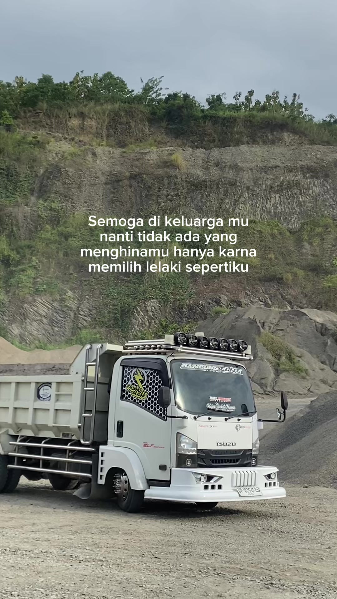 @aanris_