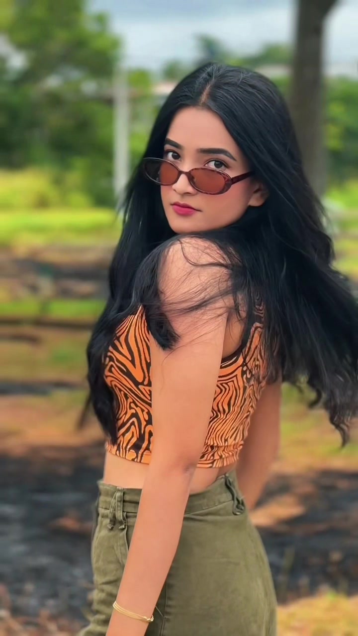 @Tinadaniel_