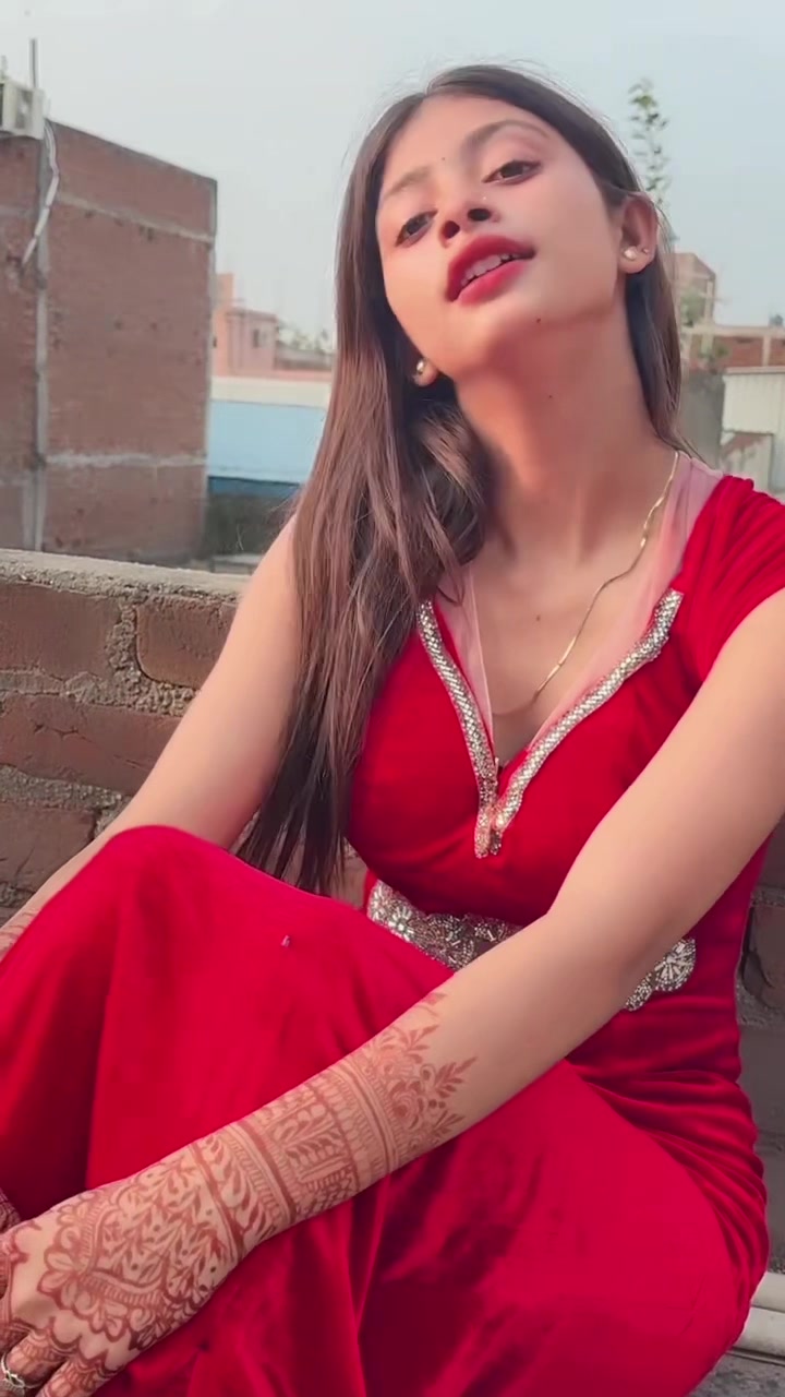 @AYESHA_KHAN_
