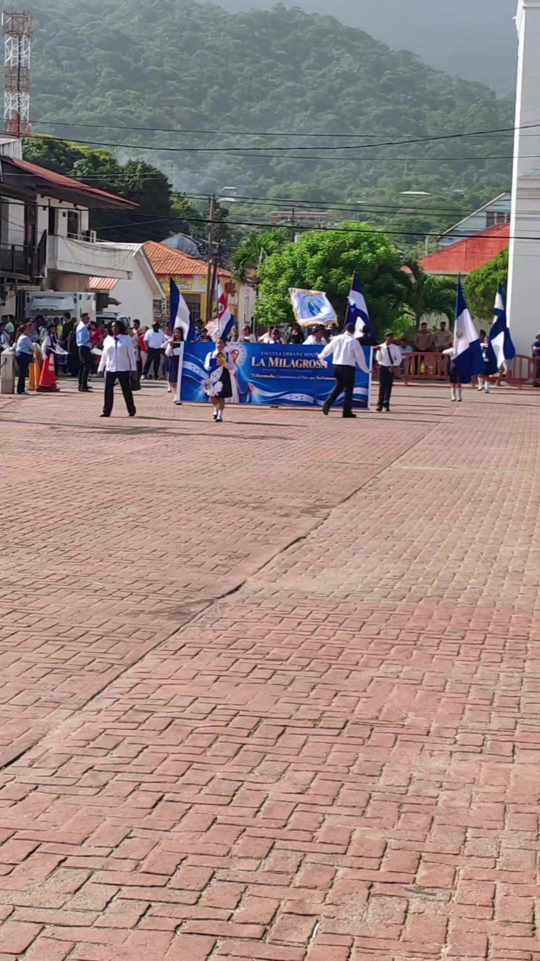 @Cindita ๐
♥๏ธ