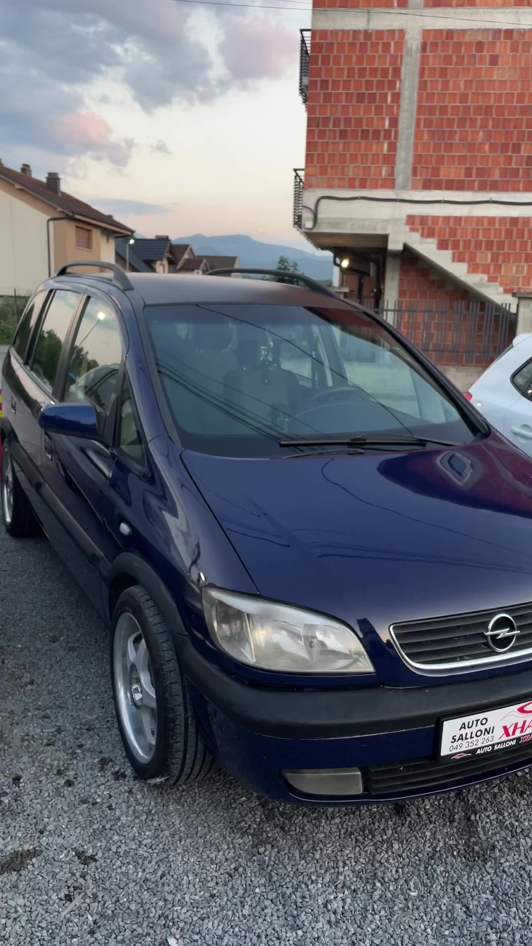 @Auto salloni xharra