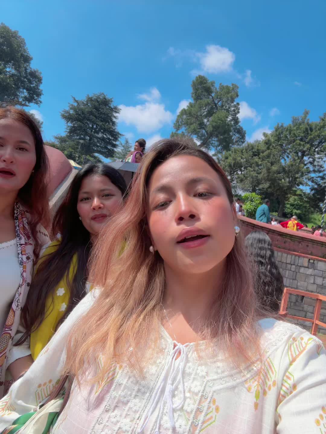 @Bomᥫ᭡.