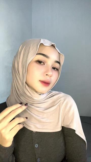 @Azizee_