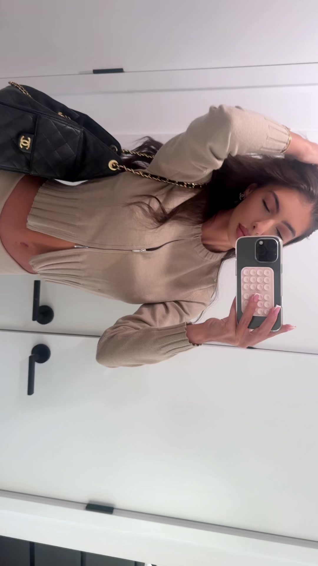 @AV