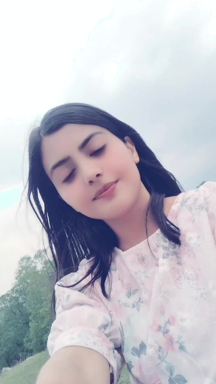 @Poonam Yadav😇