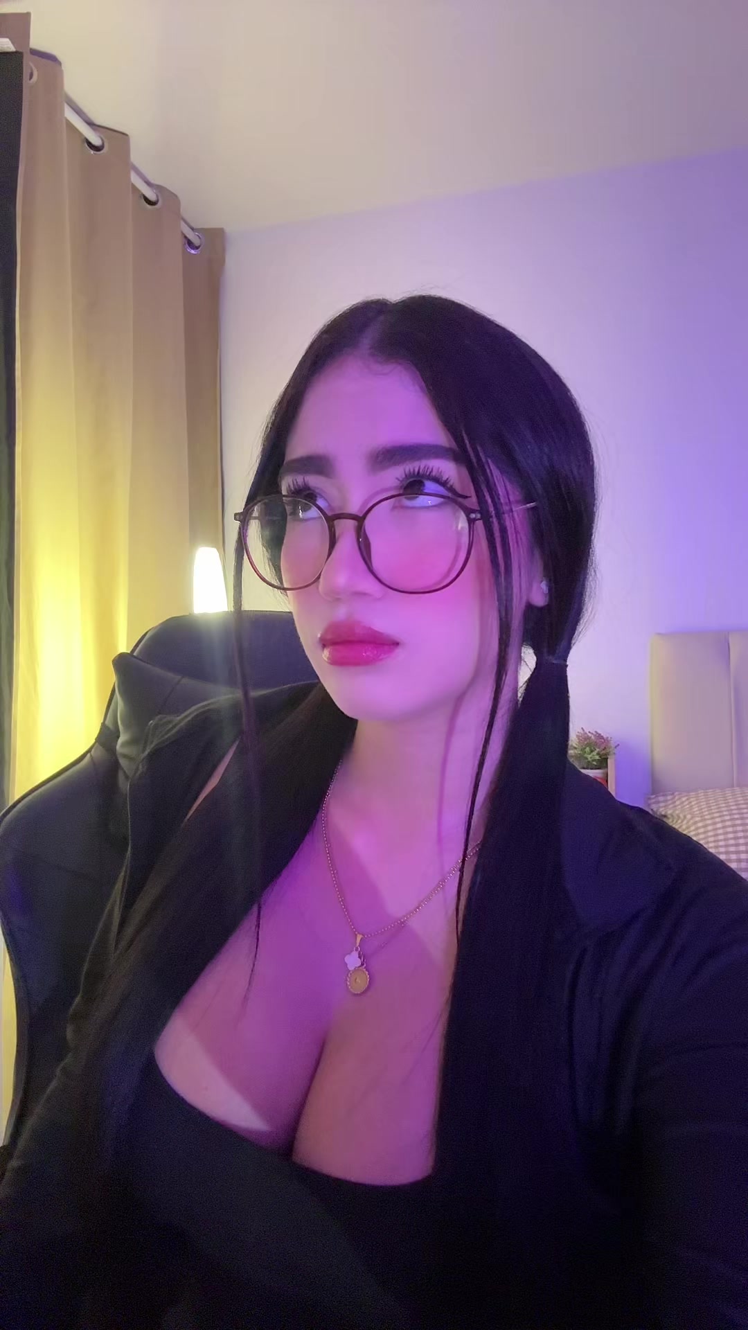 @Mich🖤👻