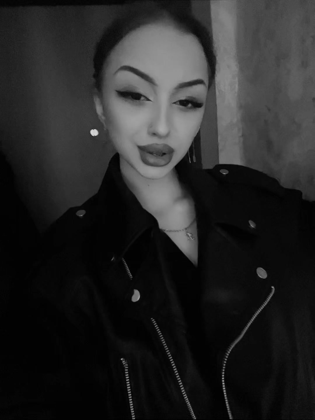 @Кошка