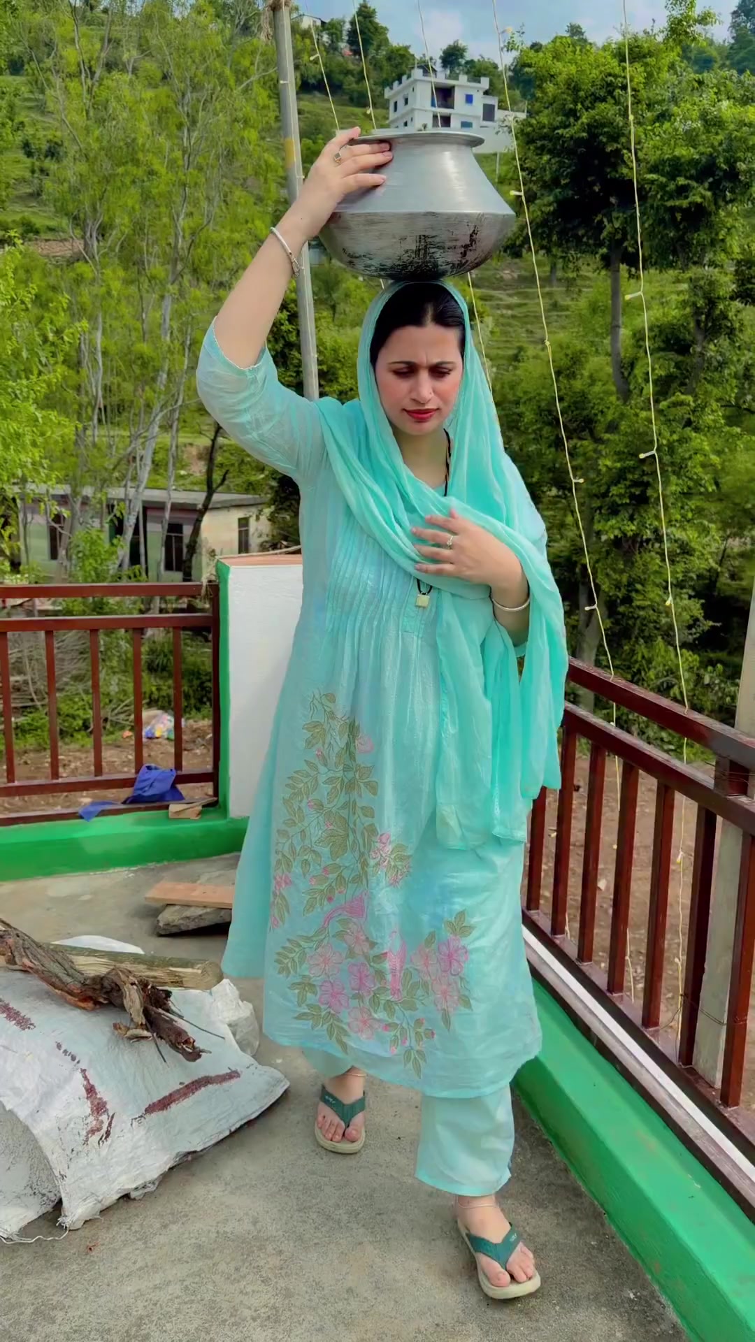 @pahari log