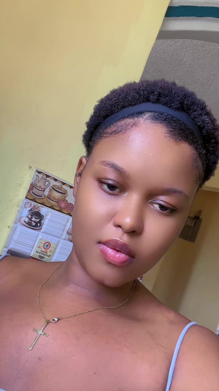 @👅Shaïna🫧🌸