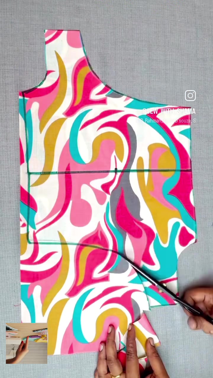 @COMOLA✂️🧵🪡