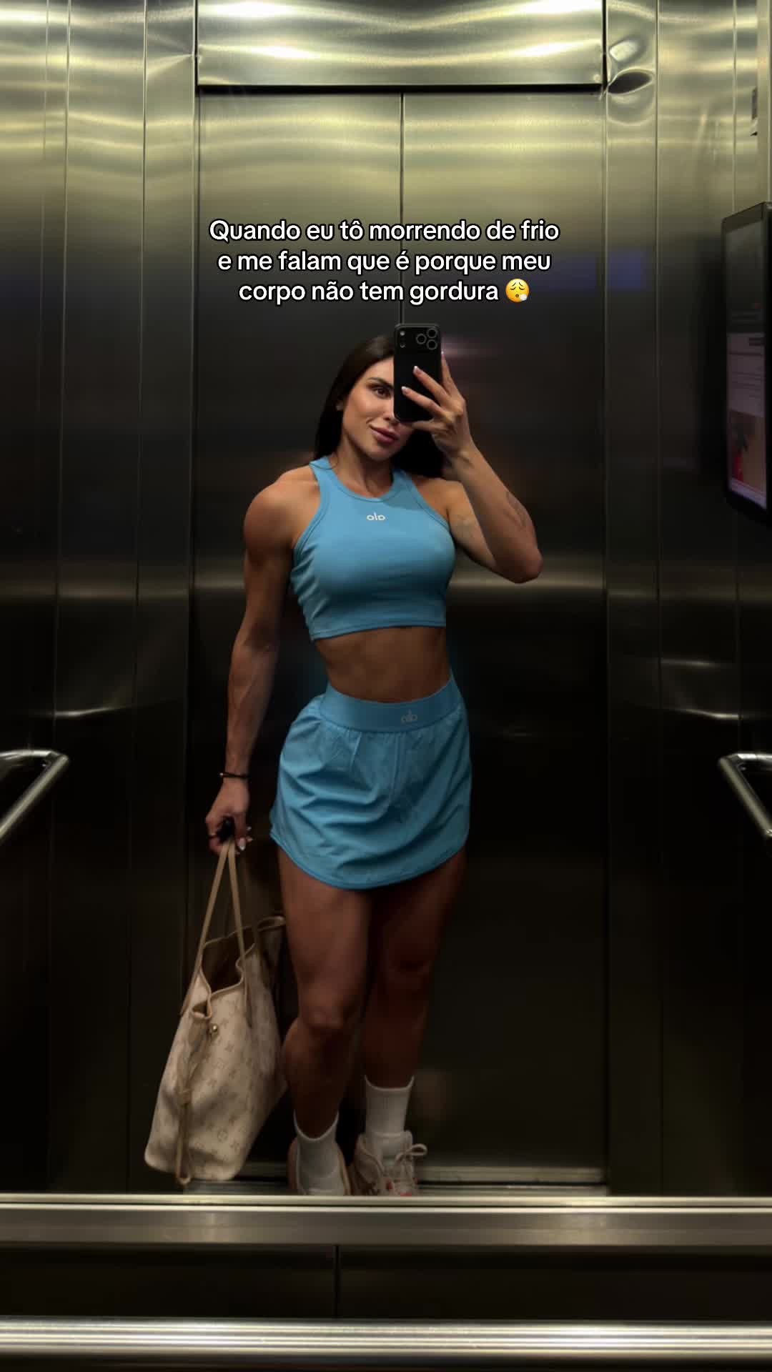@Ládia Lopes