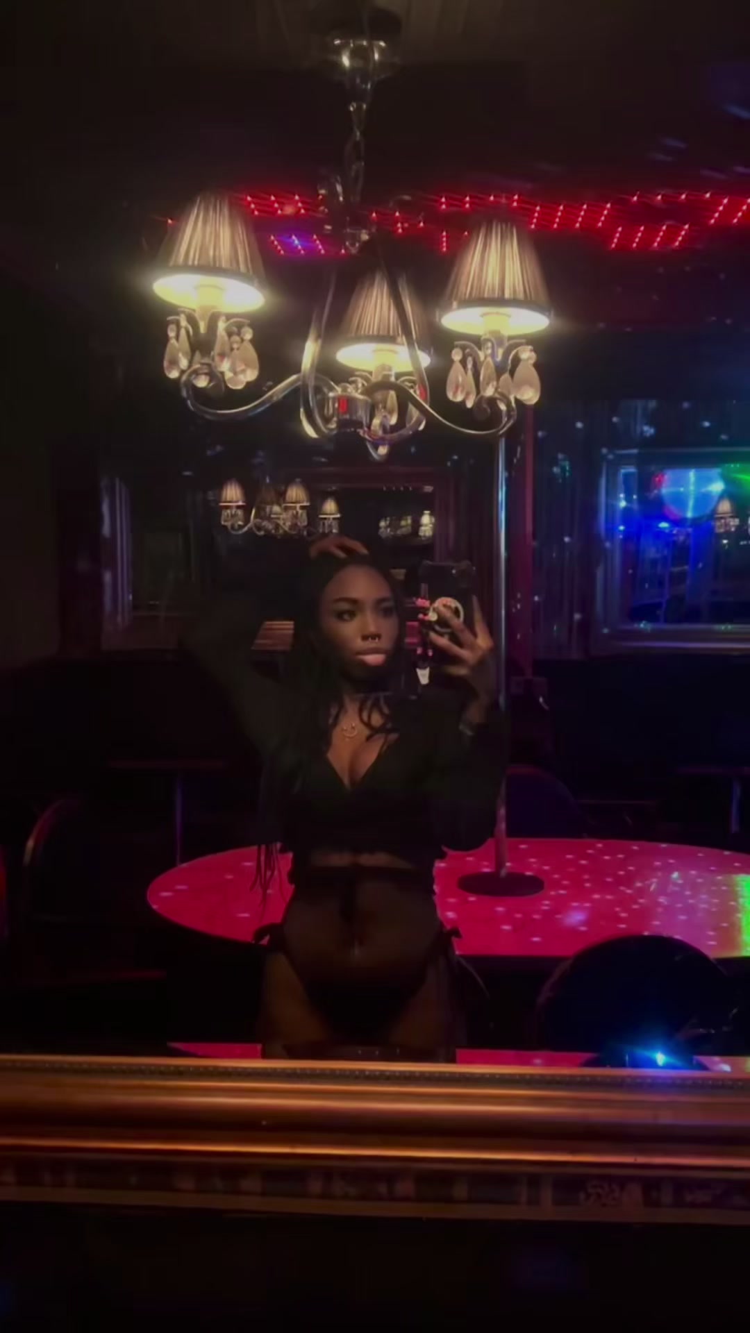 @🖤