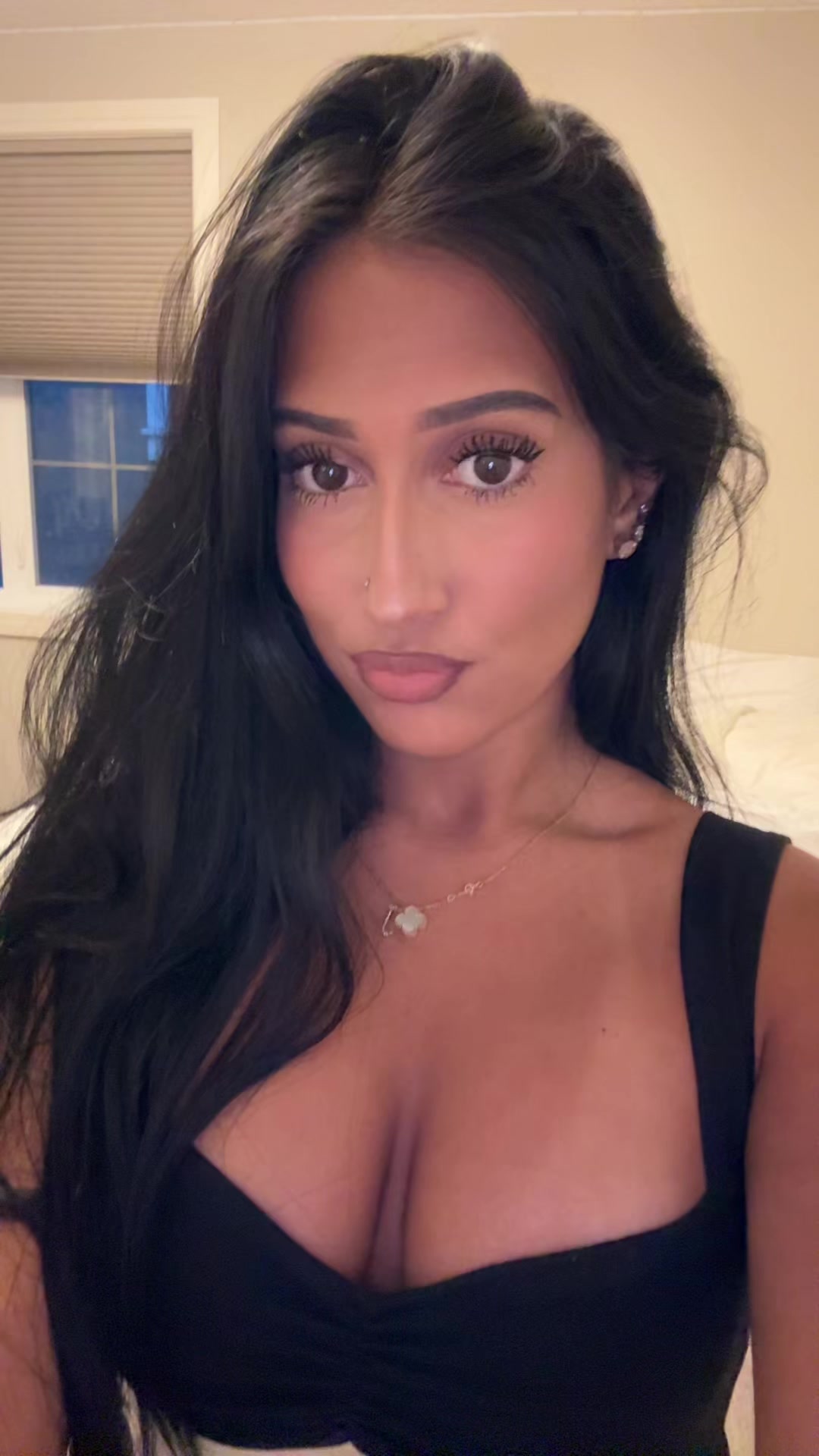 @𝒿.
