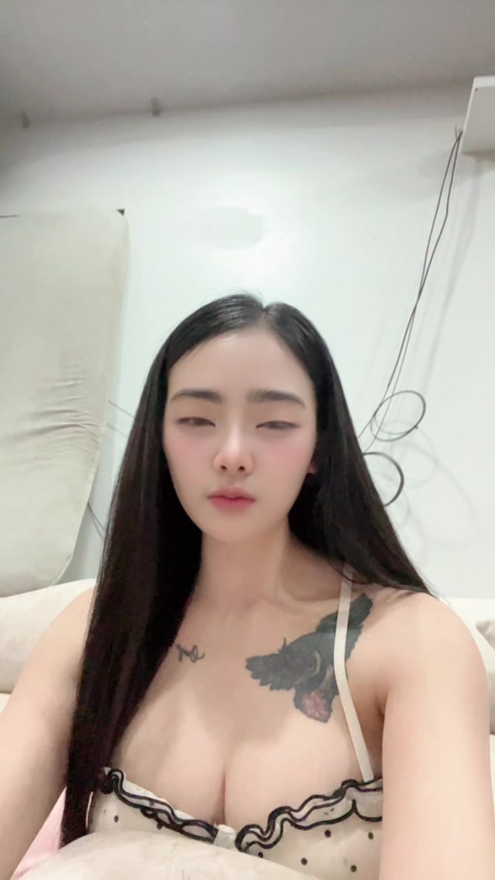 @Praewwee