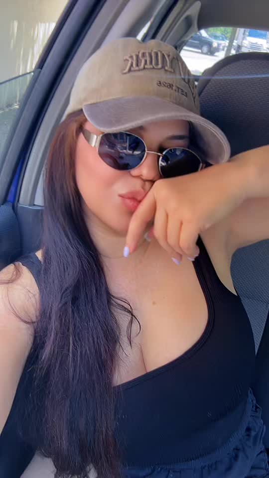 @ANGELICA🐘☕️