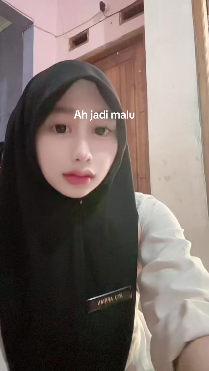 @Ayuu