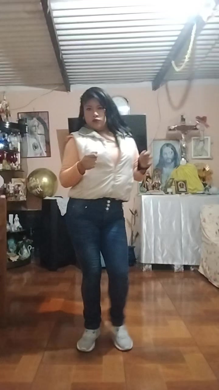 @KarLiz Tume Alvarez