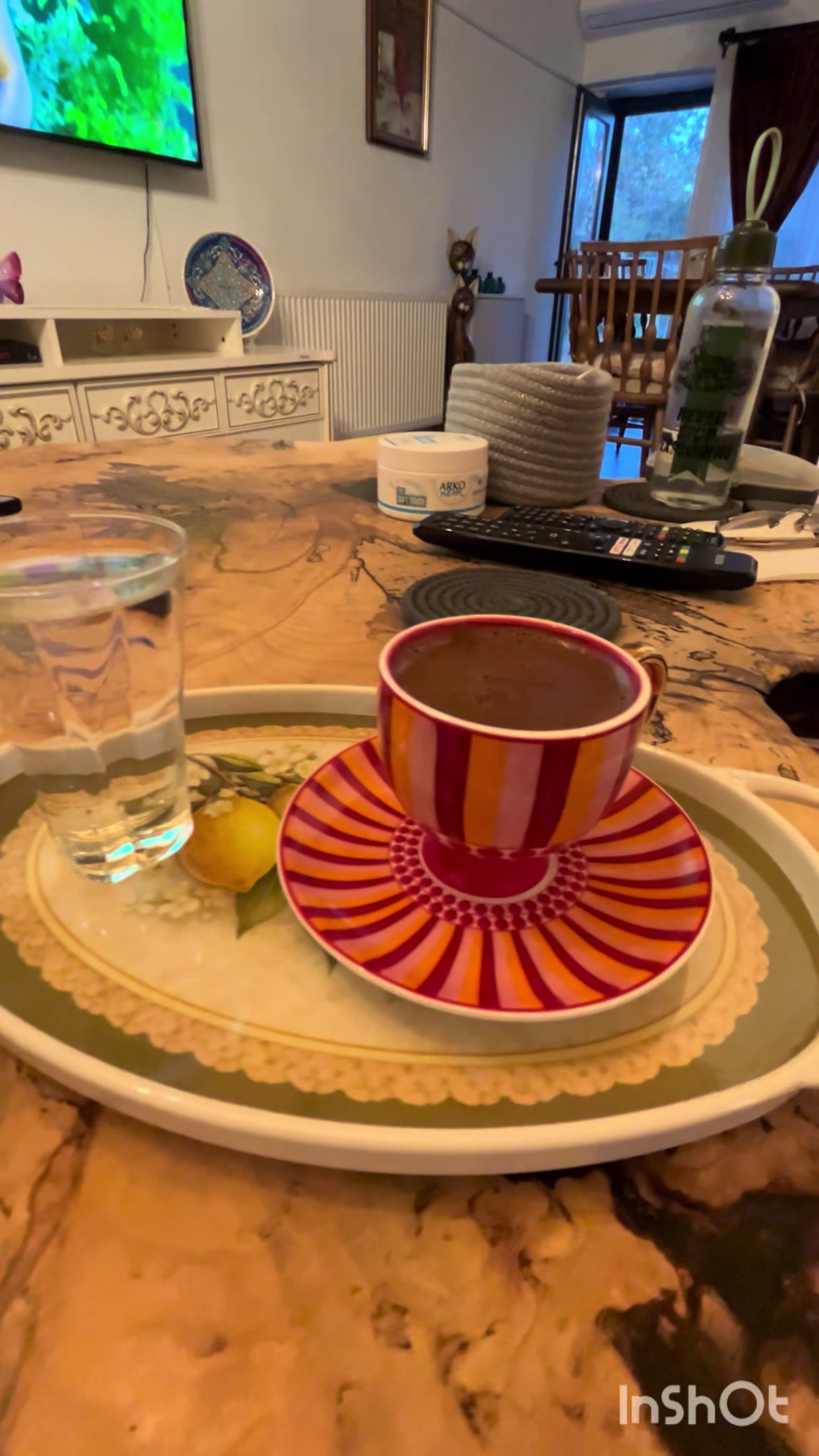 @&Ccedil;i&ccedil;inin k&ouml;y evi