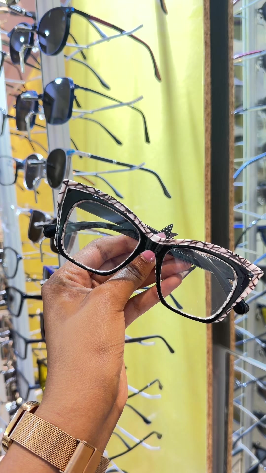 @Blendsunnies0740.170.512
