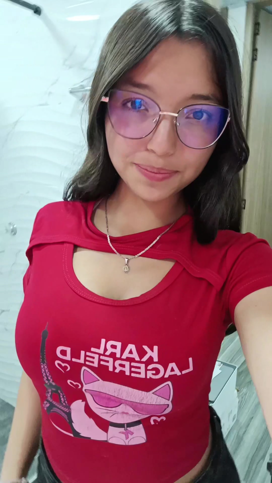 @→→→