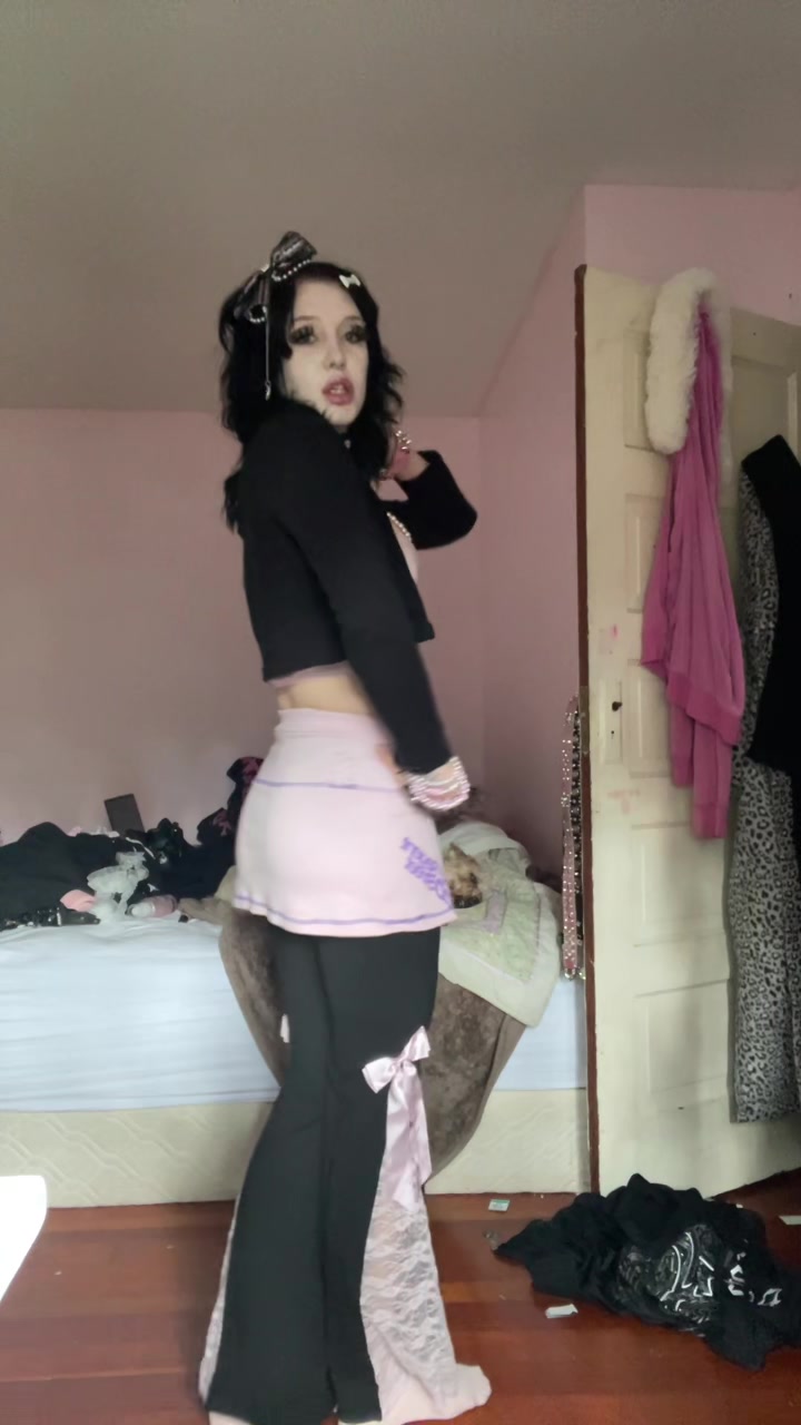 @Gothicloverdoll