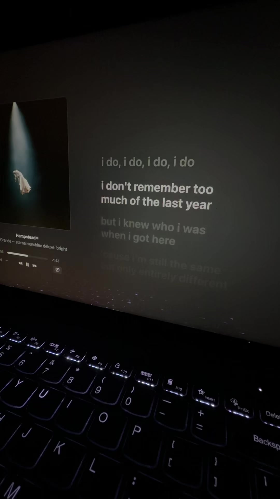 @Daily Lyrics 🎵🎶