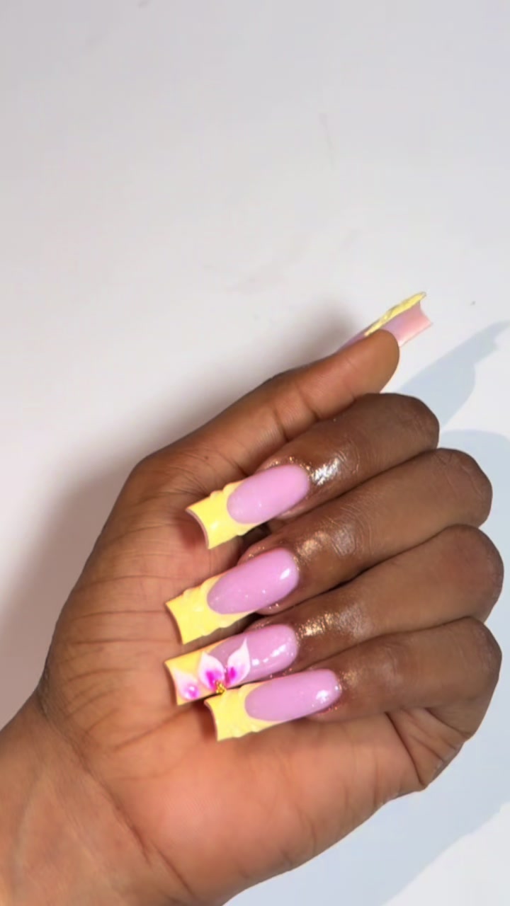 @Chommzyposhnails in asaba💅🏾