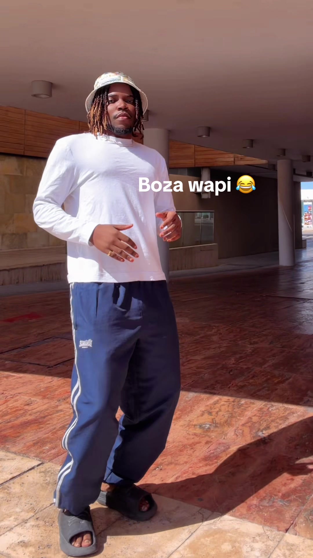 @Jonathan jiji Muana m&egrave;re