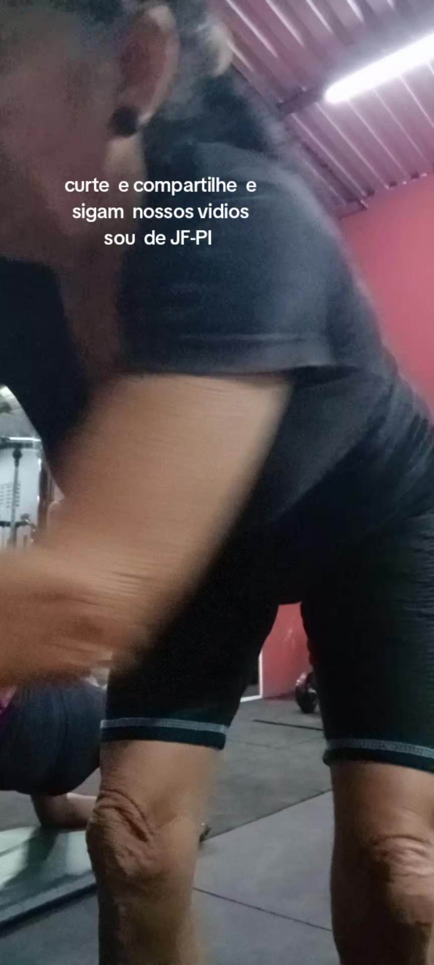 @Izoniaoficial