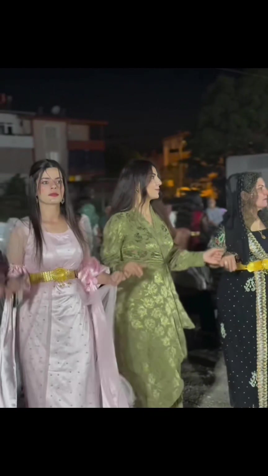 @emoş