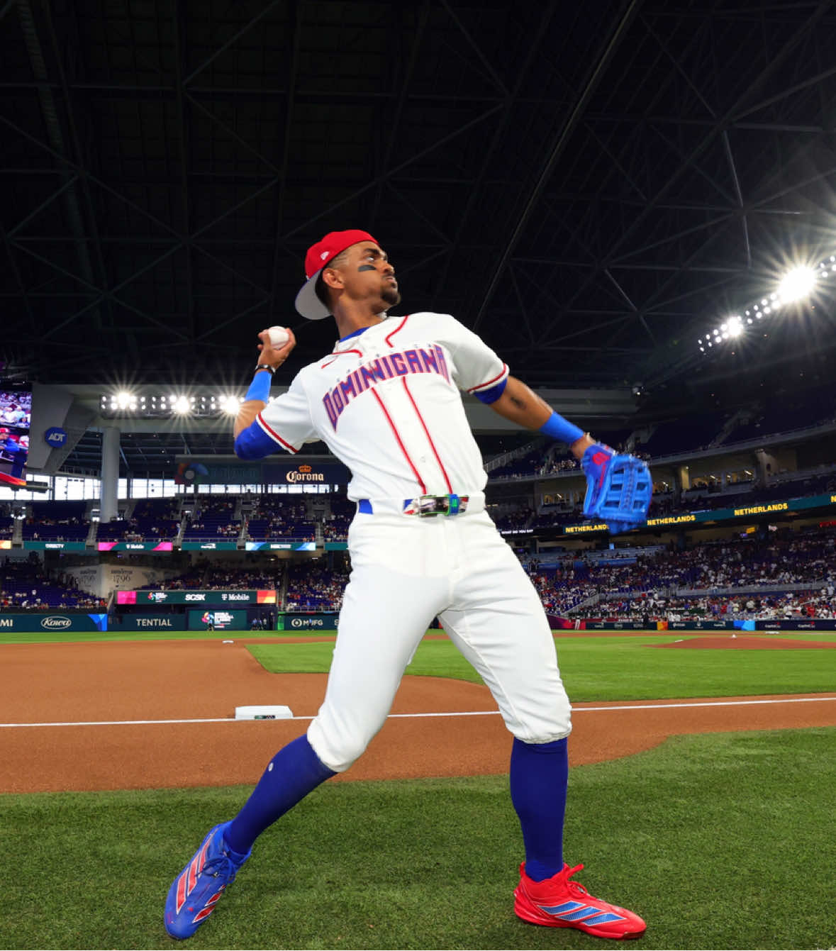 @Julio Rodriguez 🇩🇴