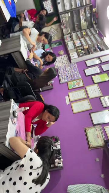 @Nail Hub