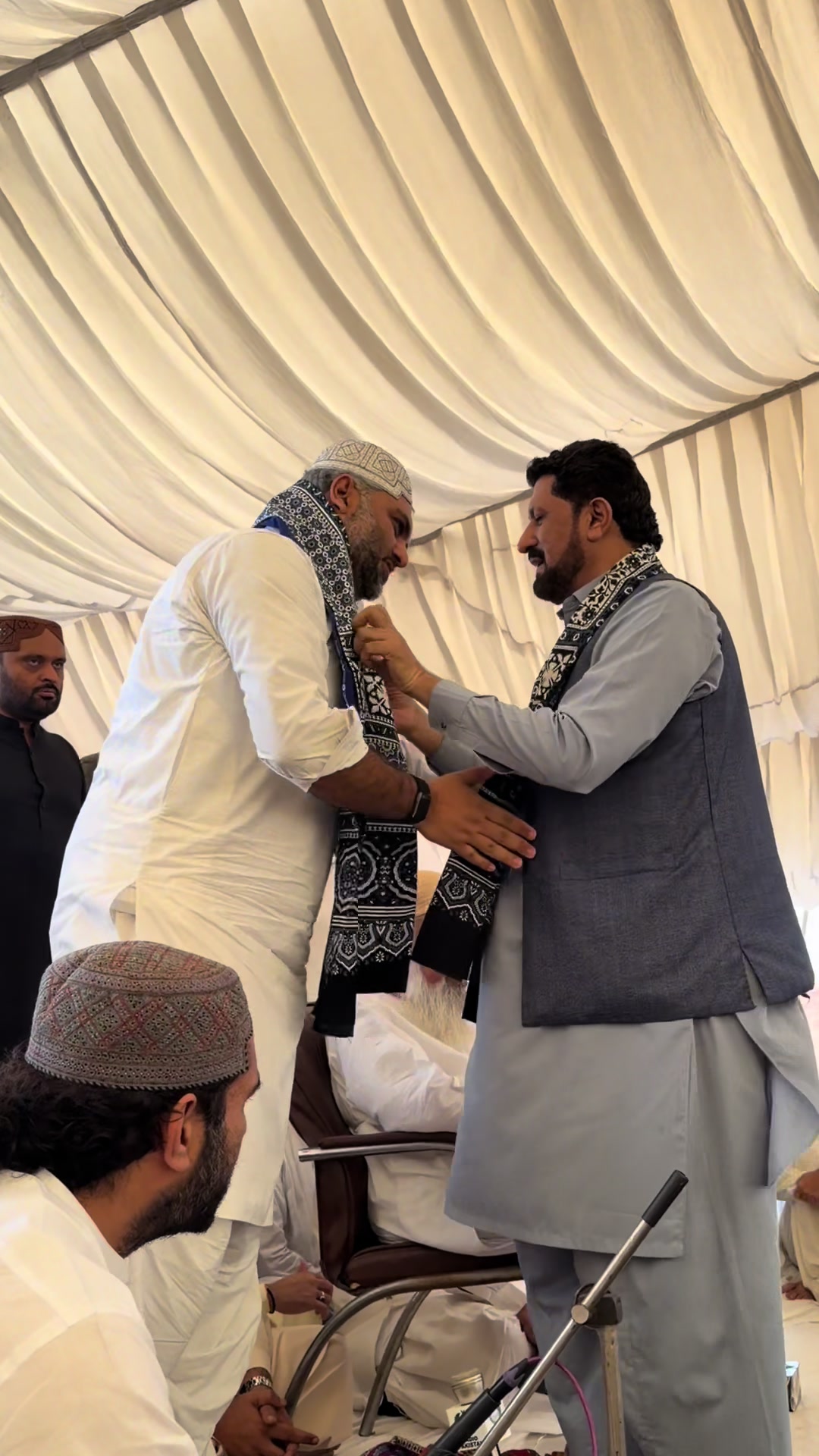 @Makhdoom Zain Hussain Qureshi