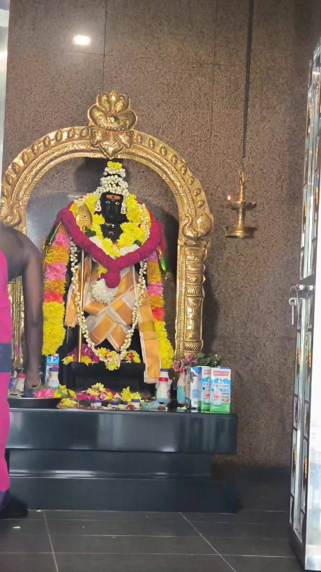 @YourBoyVinoth