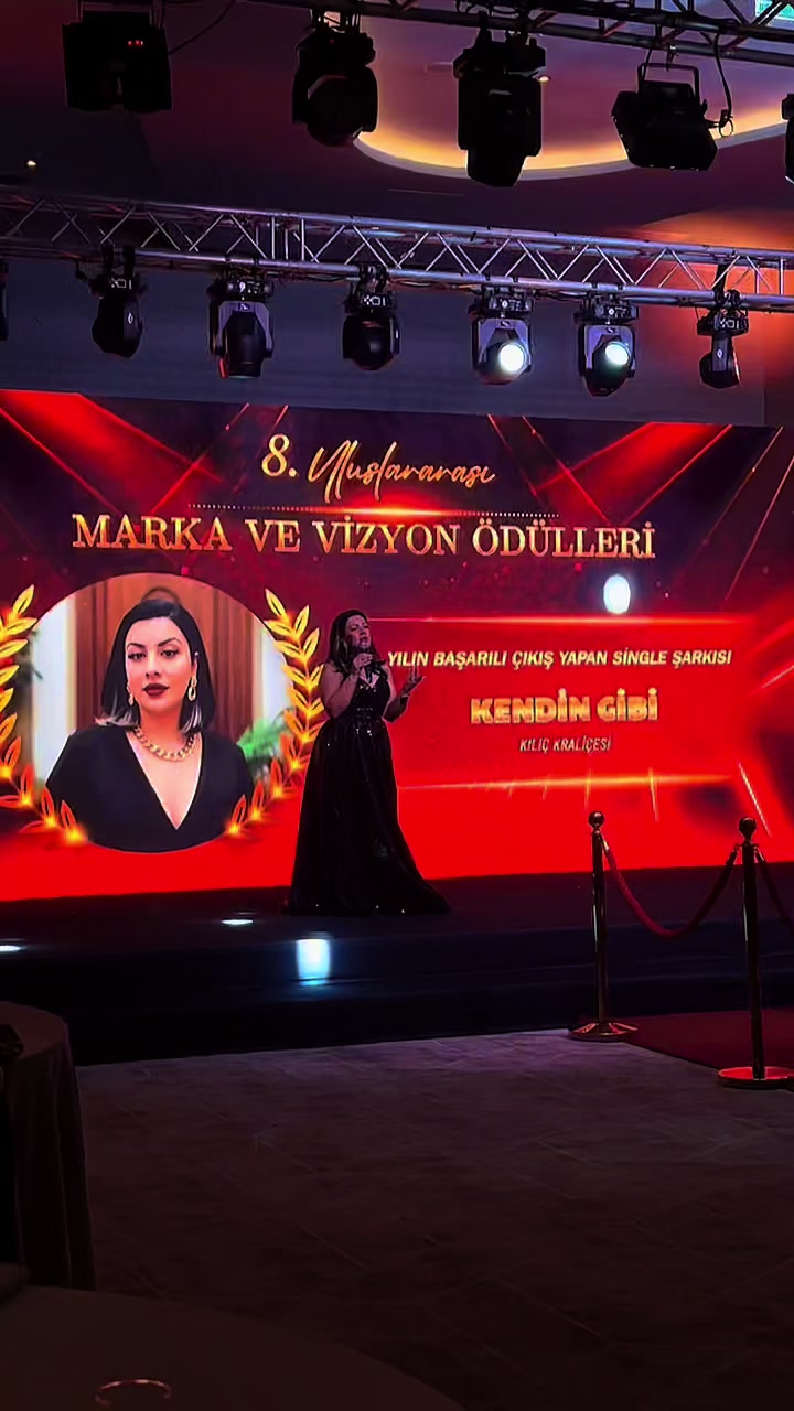 @Kılıç Kraliçesi
